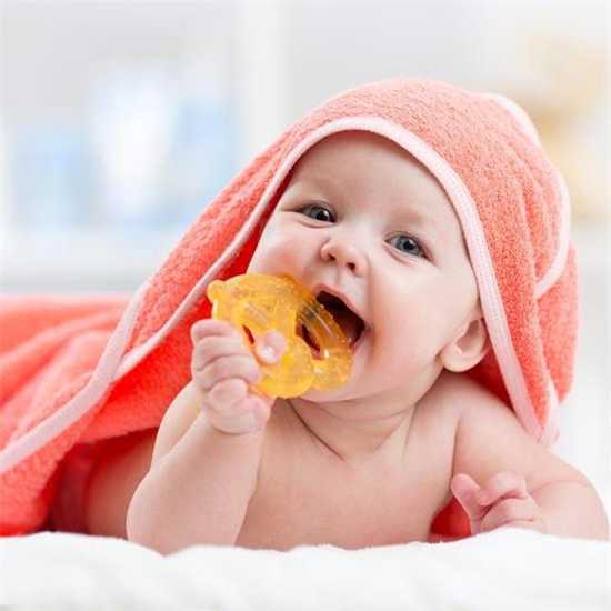 六个月大的宝宝开始添加辅食的饮食指南